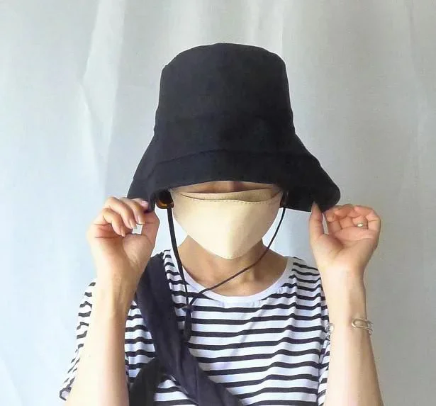 意外と盲点の首の後ろもカバー！これだけ紫外線をガードできるのは本当に便利…まさに「かぶる日傘」