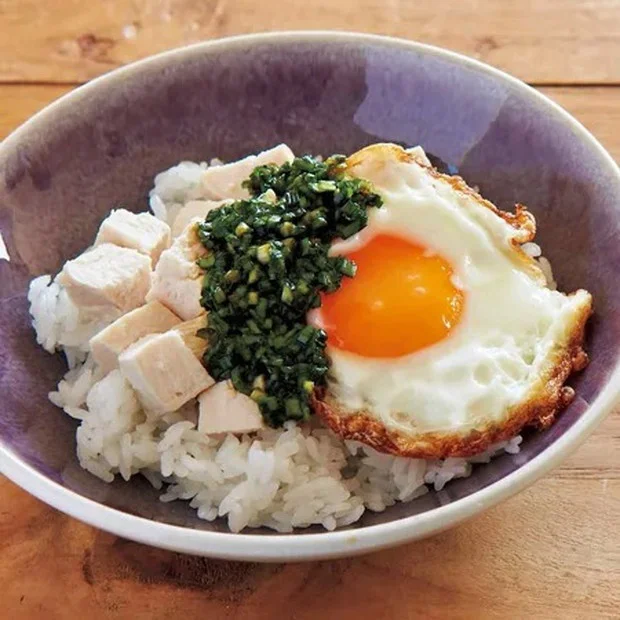 「スタミナ親子丼」