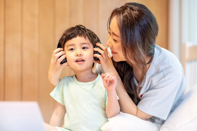 ジブリやディズニーの名曲、人気のアニメソング、子どもと一緒に楽しめる!