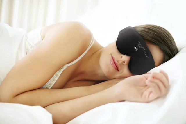 光で目覚めるアイマスク！ 最新テクノロジーを使った睡眠セラピー機能で眠りも改善