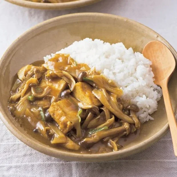 「厚揚げときのこの和風カレー」