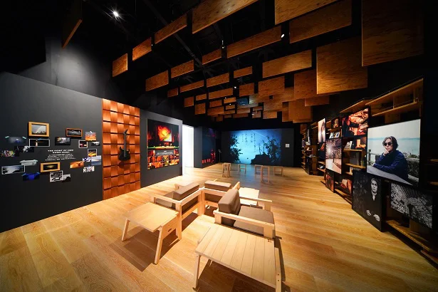 稲葉浩志氏のプライベートスタジオ・志庵をイメージした「志庵の部屋」