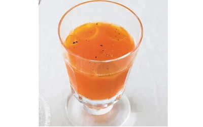 にんじんジュース。仕上げにオリーブ油とこしょうで大人味に！