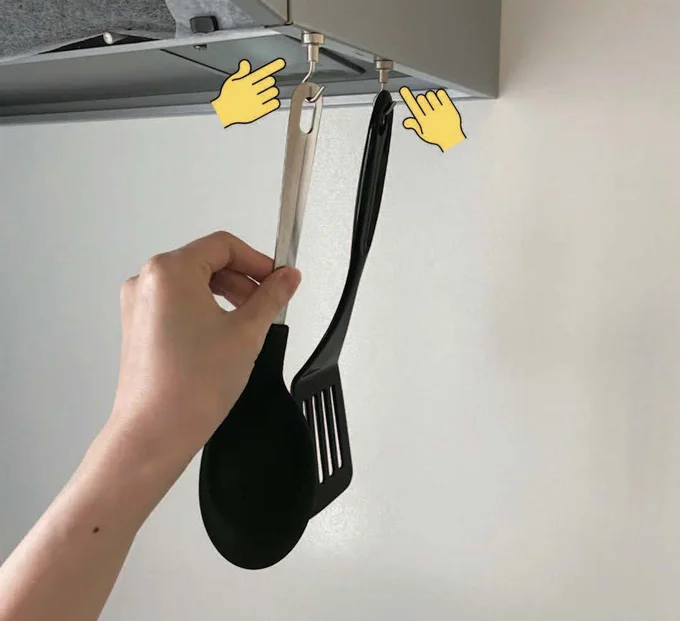 レンジフードにくっつけ、よく使う調理器具を吊るしておく/まだある時短キッチングッズ名作TOP7(13/17)
