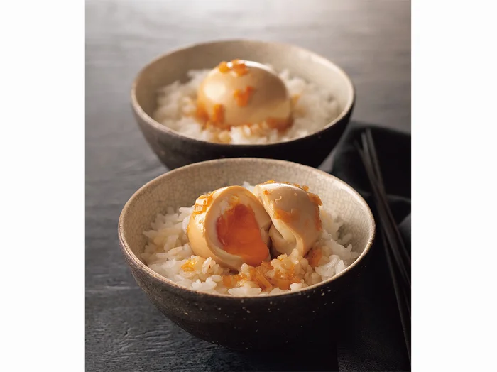 ベストなゆで時間で黄身がとろとろ！ 甘辛の漬けダレがたまらん「ご飯に合う最強煮卵」／おうちごはんの神（2）
