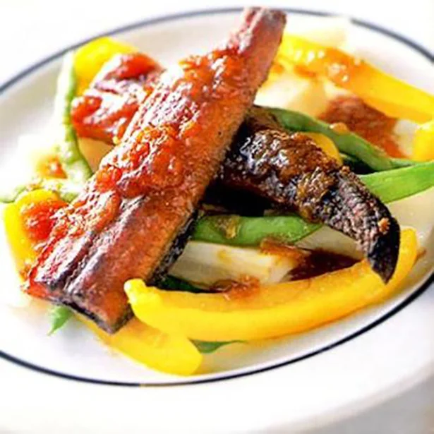 【関連レシピ】カリッと揚げたうなぎをサラダ風に「カリカリうなぎの温野菜添え」