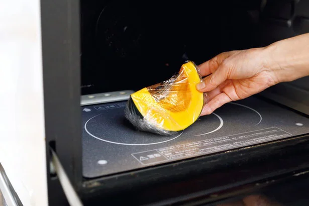 かぼちゃは軽くレンチンしてからカットすると、断然切りやすい!