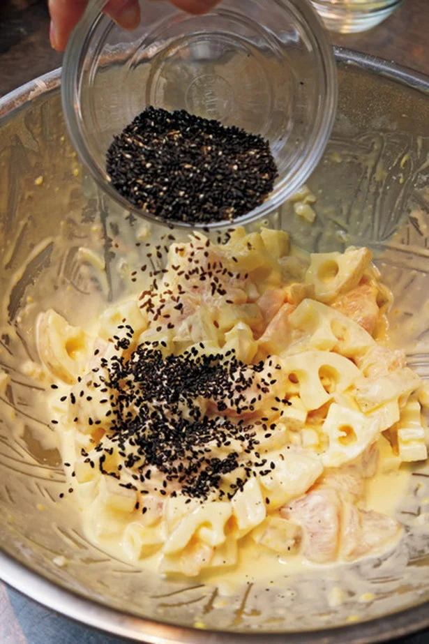 黒ごまをたっぷり加えて南部揚げに。食感もプラスされる