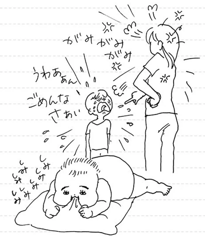 赤ちゃんにして気配消しの達人？兄が叱られている時の妹／家族ほど笑えるものはない（8）