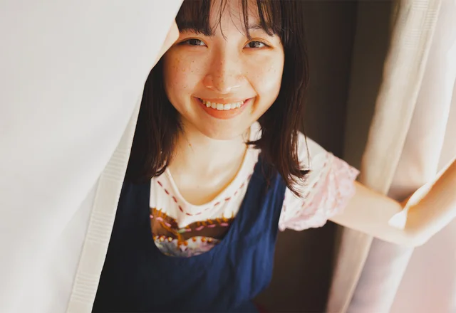 【写真上達のヒント】ナチュラルな仕上がりを目指すなら、カーテンをレフ板として活用してみよう！／好き」を伝える 写真の教科書（6）