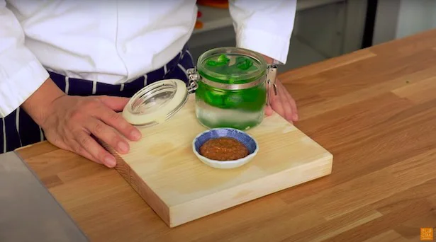 「パリパリピーマンのしょうが味噌添え」完成で〜す!