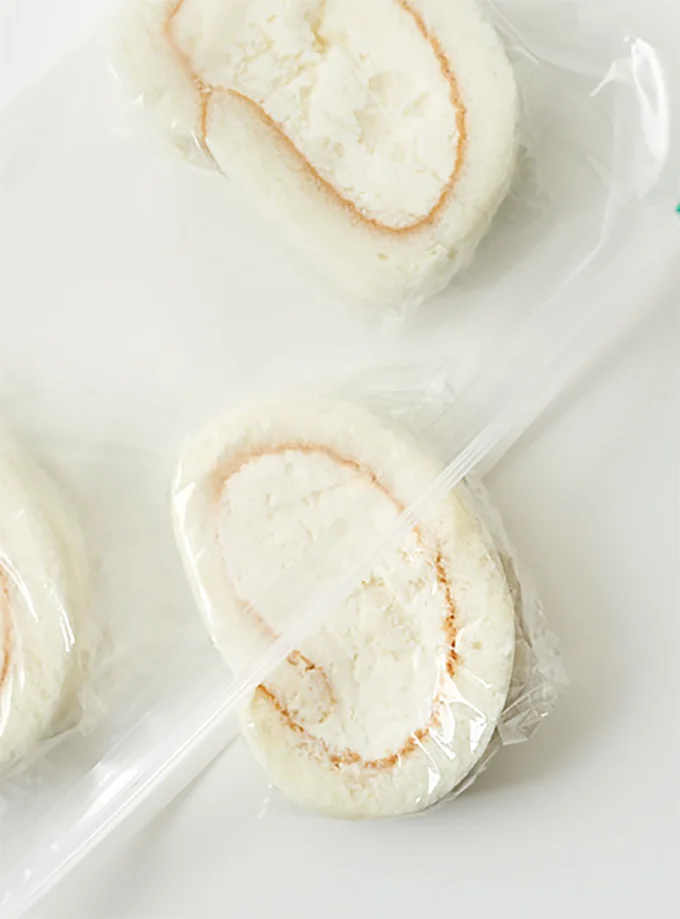 生のフルーツを使ったケーキ以外は冷凍OK