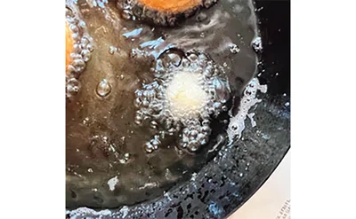 軽く泡が出るくらいが適温の目安になります
