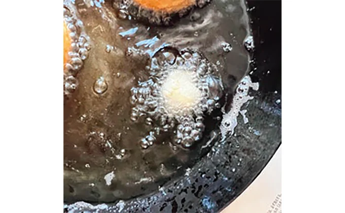 軽く泡が出るくらいが適温の目安になります