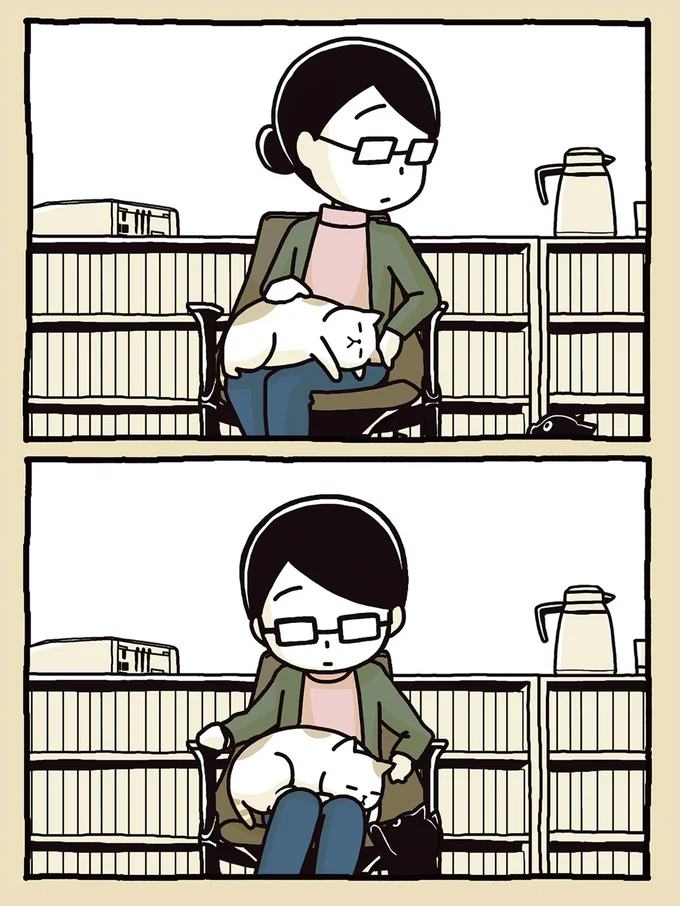2匹椅子に…