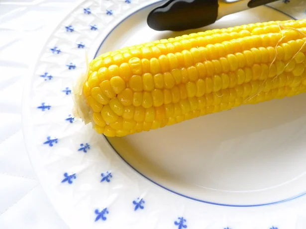 とうきびの黄色いツヤツヤの粒を見ただけで、夏バテが消えて食欲がわいてくるから不思議です