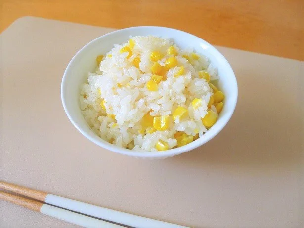 ゆできびの残りは削って、食用油で炒めてから一緒に炊き込むのが我が家流。意外と塩分は多めの方がおいしく仕上がります