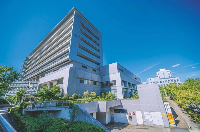 総合病院の「昭和大学横浜市北部病院」から、駅前のクリニックまで医療機関が多数。