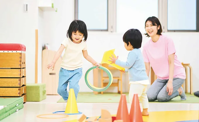 草津駅前の子育て支援拠点施設「ココクル ひろば」