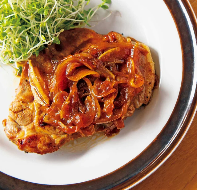 肉がしっとりやわらかい！豚肉と常備野菜「玉ねぎ」を使ったメイン料理2選