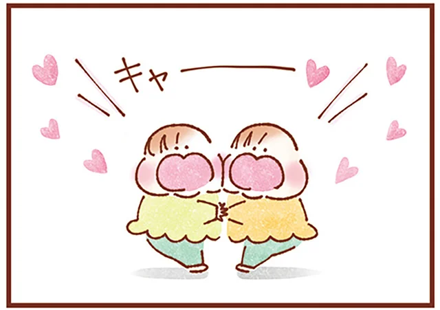 大人しい性格の妹、よく喋る姉。一卵性双生児でも対照的な双子の姉妹／双子育児、ちょっぴり詰んでます！（1）