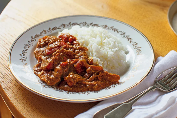 食物繊維豊富な玉ねぎと発酵食品・ヨーグルトを合わせた、無水チキンカレー