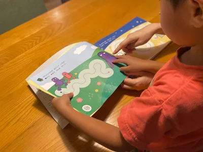 ヨロレイヒを見つけて喜ぶ子ども