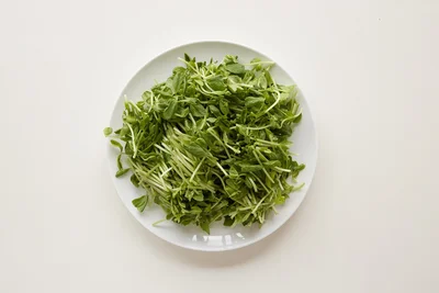 豆苗は後入れすることで色が鮮やかに。