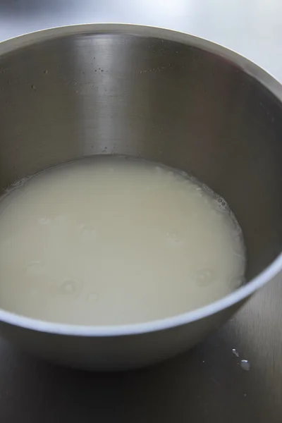まだまだ水は白っぽい