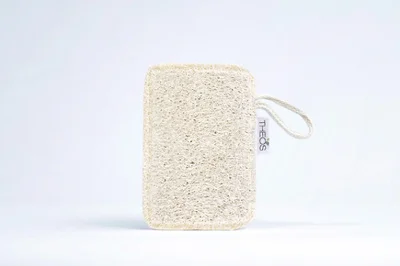 食器の表面を傷つけずに油汚れや茶渋も簡単に取り除くことができる
