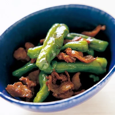 鮮やかな緑が見栄えヨシ！ お弁当におすすめのししとうがらし×肉の炒め物5選