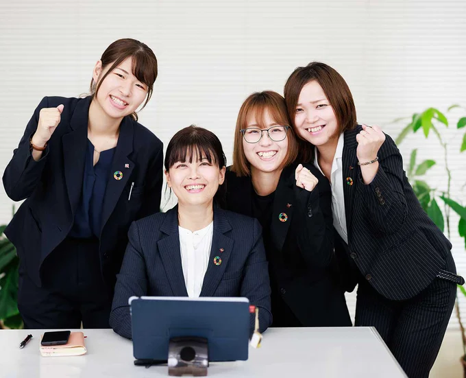 左から、吉福彩衣花さん、牧本さん、廣瀬遥さん、幸地茜さんの牧本チーム。