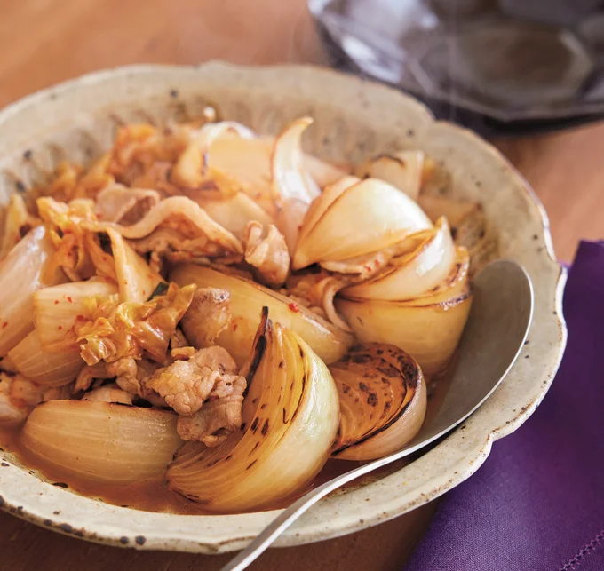 豚バラと玉ねぎのキムチ焼き煮込み