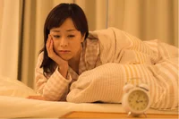 「耳もみ」テクで睡眠のお悩みを解決！「途中で目が覚める」「睡眠中に首肩が凝る」ときのもみ方は？