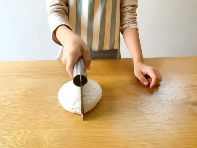 生地をカット