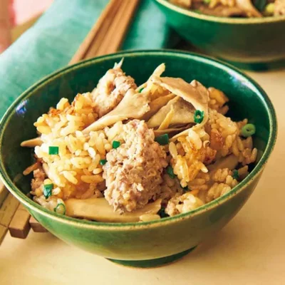 お鍋もフライパンも不要！とことん手軽に「豚肉とまいたけの炊き込みご飯」の献立