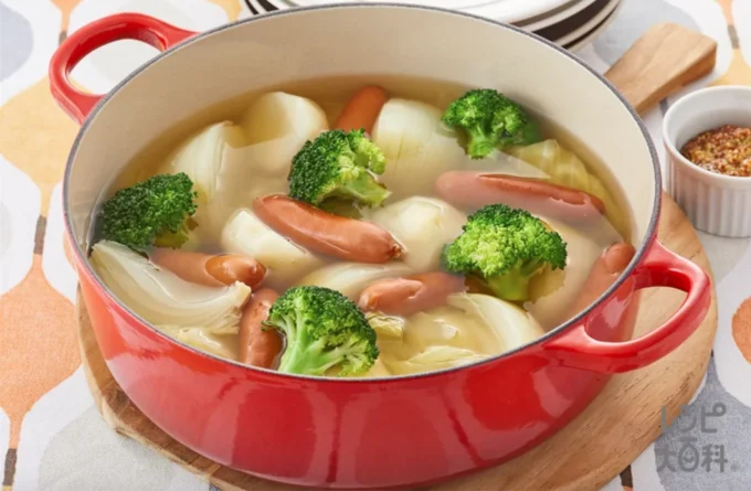 食材をコンソメで煮込むだけのお手軽メイン料理