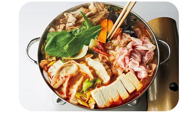 肉が煮えたら、春雨を入れて5分ほど煮る