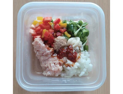 ラップをして電子レンジで4分加熱する