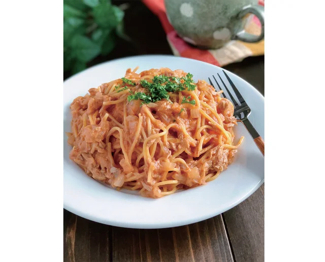 子どももパクパク！ 電子レンジだけで作る「ツナとトマトの濃厚パスタ」／頑張らないレンチンごはん（6）