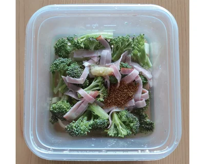 ラップをして電子レンジで4分加熱する
