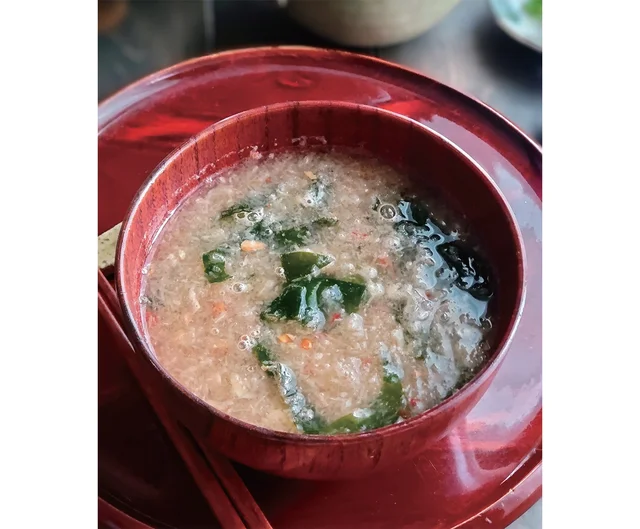 【レンチンで完成】大根おろしたっぷりの「ピリ辛みぞれみそ汁」／頑張らないレンチンごはん（11）