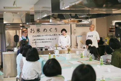 フードユニット「ごはん同盟」のしらいのりこさんとシライジュンイチさん