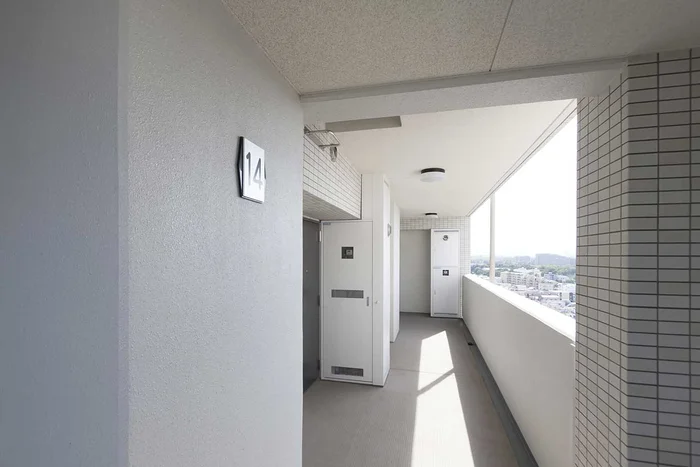 モノの置きっぱなしは安全面でもNG行為。集合住宅の共用部分の使い方