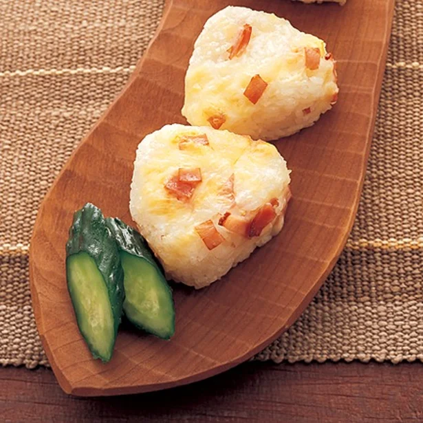 昼ごはんはおにぎりのみ？ とある幼稚園が導入した「ノーおかずデー」に絶賛の声