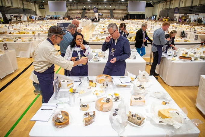 World Cheese Awards2023審査風景