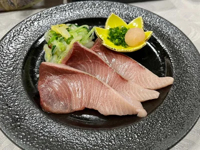 脂がのりにのった「氷見の寒ブリ」が口の中でとろける〜！ 天然のいけす「富山湾」の海の幸【富山県】