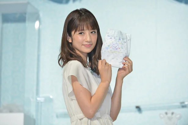 ゆうこりん、おむつ作りに挑戦。「こんなに赤ちゃんのことを考えて作られていたんだ」と感動コメント