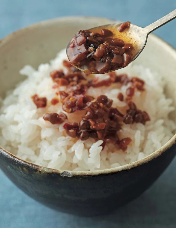 お米料理研究家しらいのりこさんは、納豆のコクに花椒の香りがきいた納豆辣油をリピート