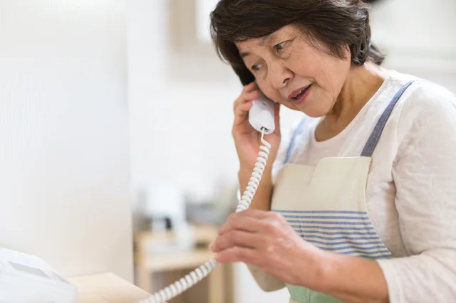 【増え続ける特殊詐欺】あなたの親は大丈夫？離れて住む親の家に備えるべきモノとは？
